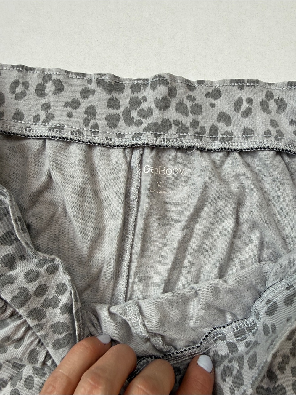 Gap Body Pajama Jogger Animal Print Gray size Medium - Picture 5 of 9
